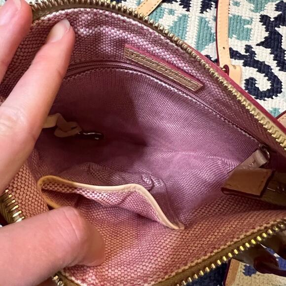 Dooney & Bourke Cream Pattern Crossbody Bag - Picture 3 of 6